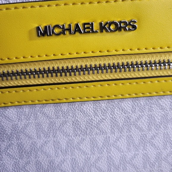 Michael Kors Kenly Large Signature Logo Tape Tote Bag - Picture 2 of 11